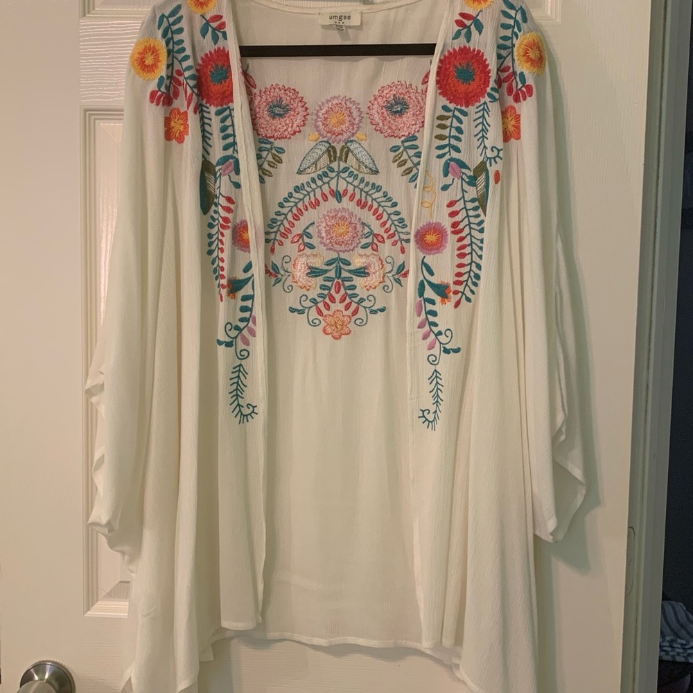 Umgee USA White Kimono Floral Embroidered Top
